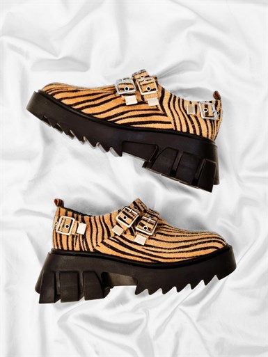 Japon Tarz Zebra Desen Ayakkabı 